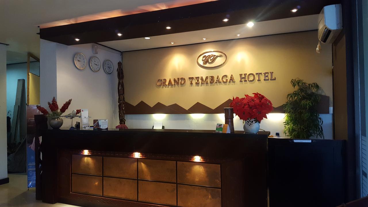 Grand Tembaga Hotel Timika Bagian luar foto