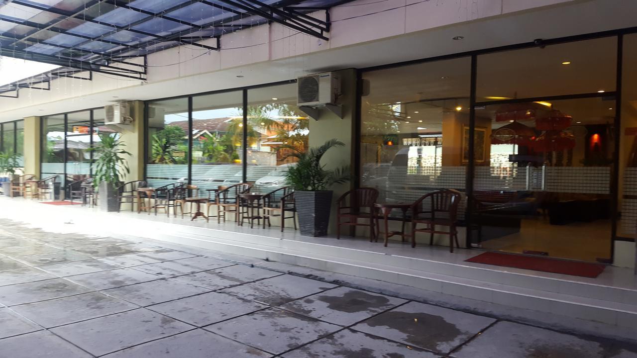 Grand Tembaga Hotel Timika Bagian luar foto