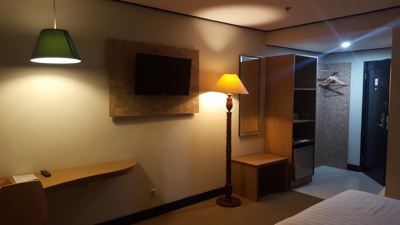 Grand Tembaga Hotel Timika Bagian luar foto