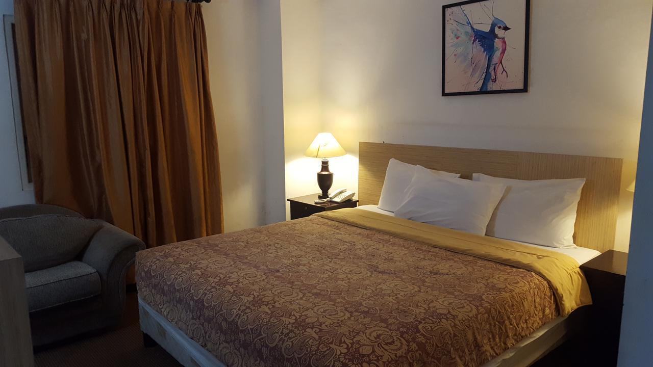 Grand Tembaga Hotel Timika Bagian luar foto