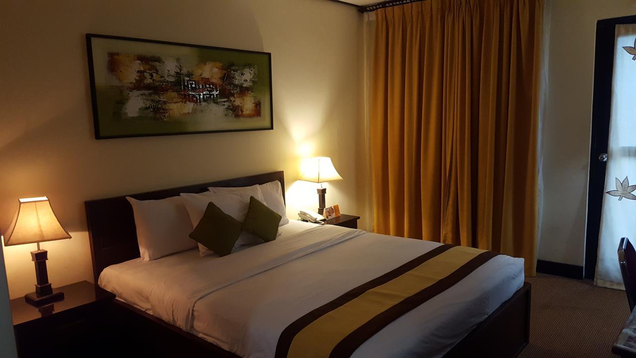 Grand Tembaga Hotel Timika Bagian luar foto